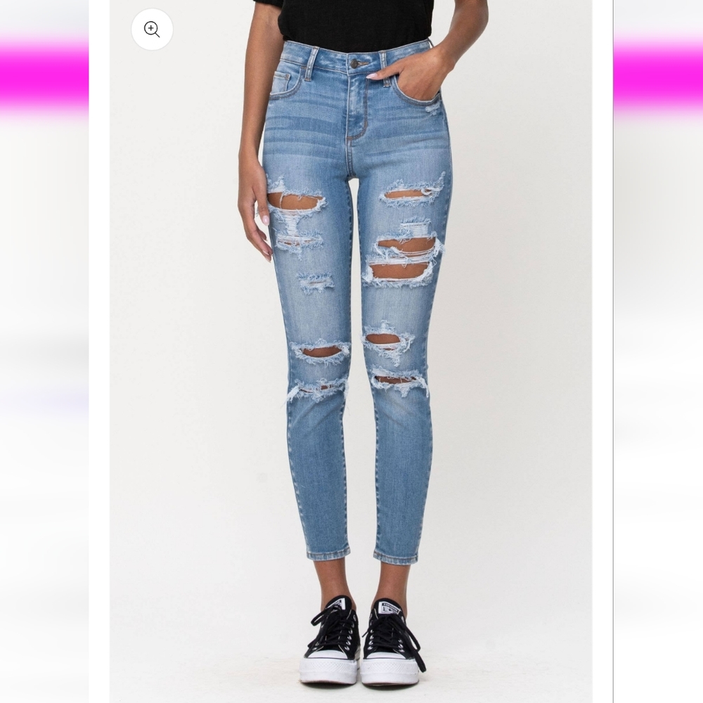 Cello Light to Medium Wash Distressed Skinny Jeans Size 9